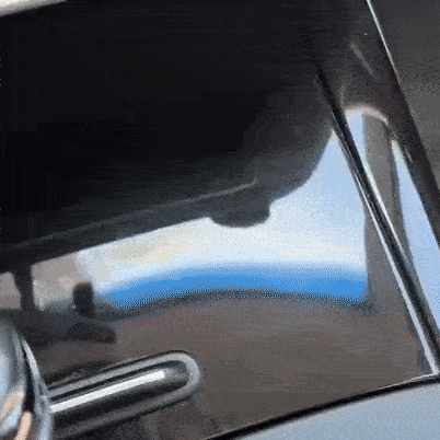 Încărcător Auto Retractabil cu Încărcare Rapidă și Afișaj Digital